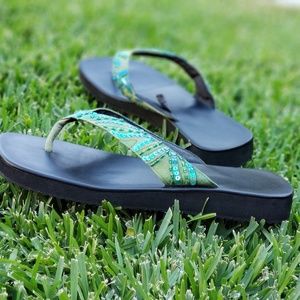 🌴 Tropical Tantrum Sequin & Bead Sandals Like New 🏖🌊